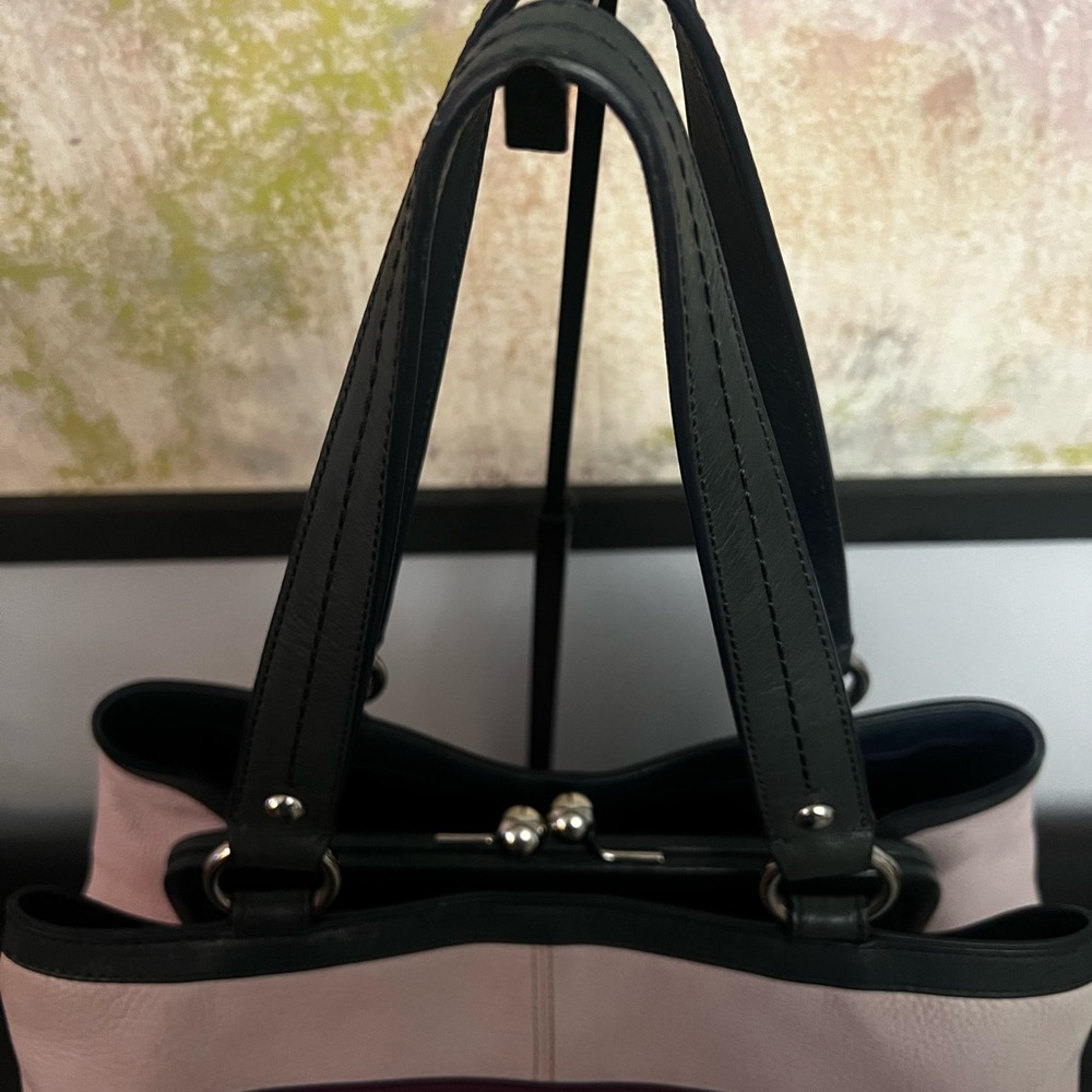 Coach Laura Spectator Shoulder bag With 3 Compartments and Kisslock 2010 - Picture 6 of 14